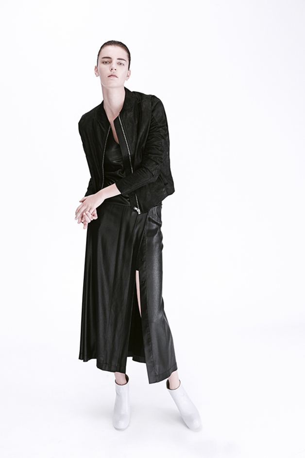 LEATHER JACKET TOP LAMINATED SILK SKIRT SHORTS ILARIA NISTRI COLLECTION SPRING SUMMER 2015 SS15 MODEL LAURA KAMPMAN