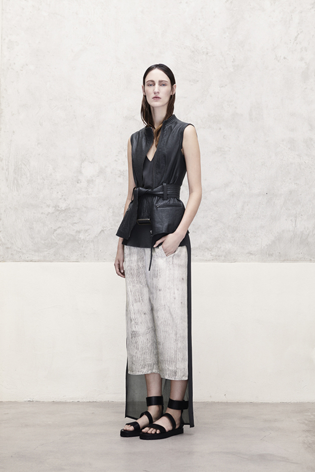 DISMOUNTABLE LEATHER JACKET TOP PANTS INK STRIPES PRINT COLLECTION ILARIA NISTRI SPRING SUMMER 2014 SS14 MODEL FRANZI MUELLER 