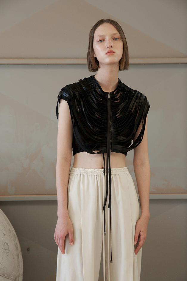 collana - top - pantaloni - collezione roque primavera estate 2019
