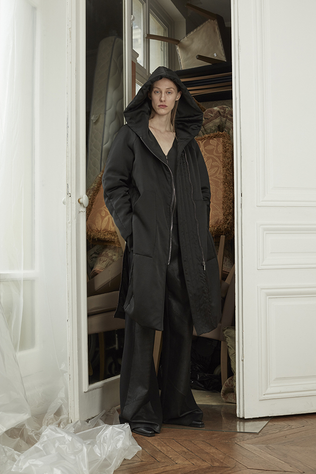 GIACCA BOMBER LUNGA - CAMICIA - LEATHER PANTALONI - COLLEZIONE ILARIA NISTRI AUTUNNO INVERNO 2018