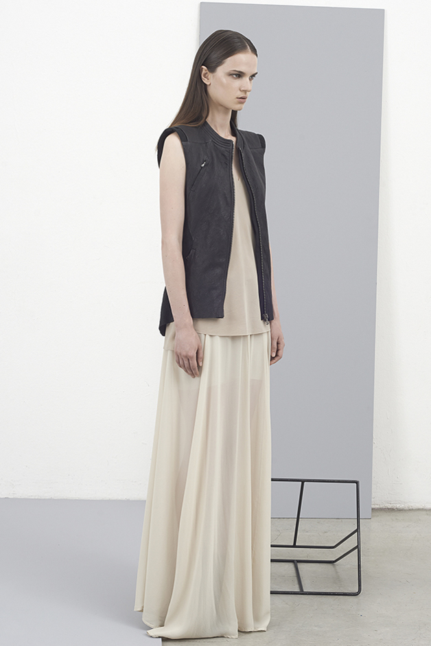 LEATHER GILET TOP SKIRT COLLECTION ILARIA NISTRI PRE|VIEW SPRING SUMMER 2014 SS14 