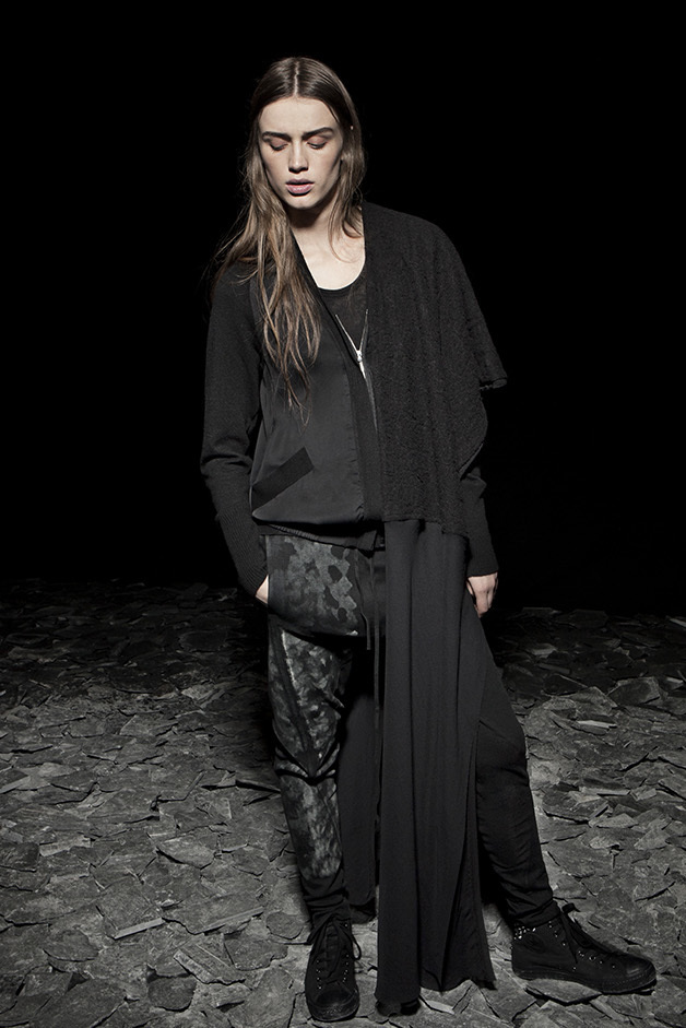 JACKET CARDIGAN SCARF PANTS PRINT LOFOTEN ISLANDS NORWAY SCALE CLOUDS FEDERICA DI GIOVANNI COLLECTION ROQUE FALL WINTER 2014-2015 