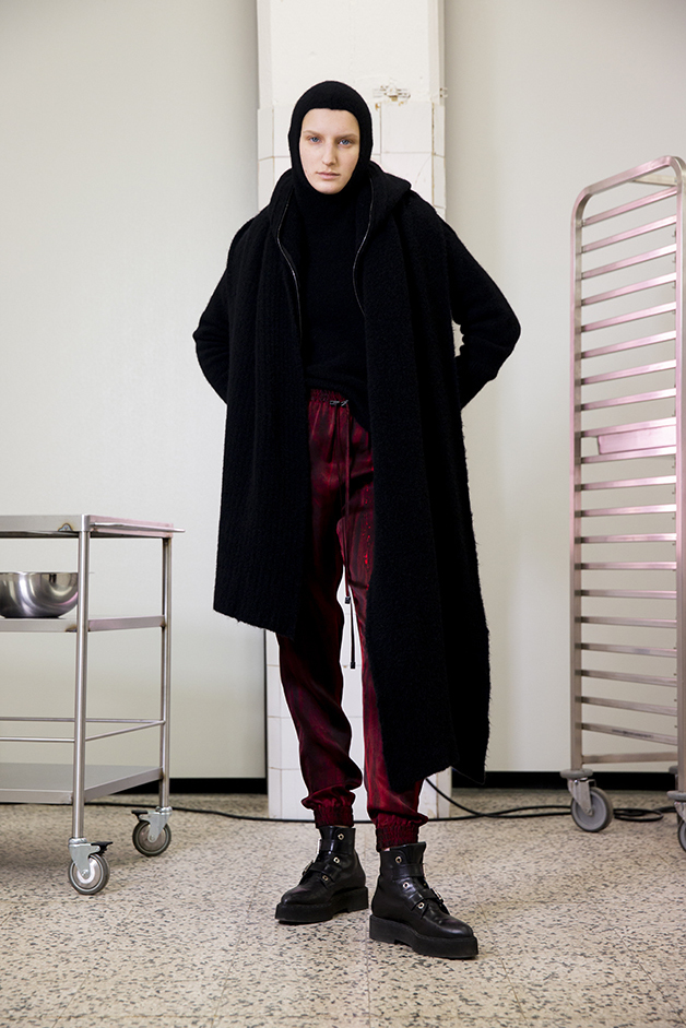 sciarpa - cardigan - felpa - pantaloni - collezione ilaria nistri roque autunno inverno 2019