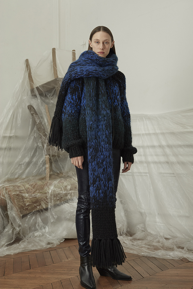 SCIARPA - MAGLIONE - PANTALONI IN PELLE - COLLEZIONE ILARIA NISTRI AUTUNNO INVERNO 2018