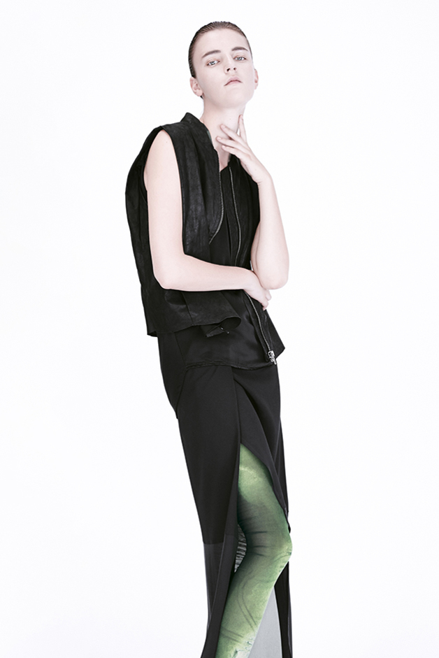 LEATHER VEST TOP SKIRT LEGGINGS CARLIN PRINT COLLABORATION PH ARTIST PHOTOGRAPHER DAVID MAISEL ILARIA NISTRI COLLECTION SPRING SUMMER 2015 SS15 MODEL LAURA KAMPMAN
