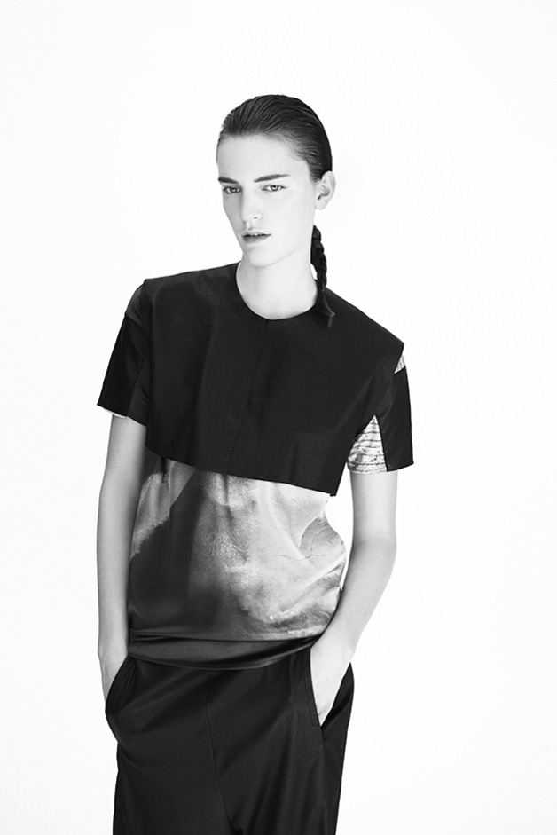  LEATHER TOP PANTS T-SHIRT CARLIN PRINT COLLABORATION PH ARTIST PHOTOGRAPHER DAVID MAISEL ILARIA NISTRI COLLECTION SPRING SUMMER 2015 SS15 MODEL LAURA KAMPMAN