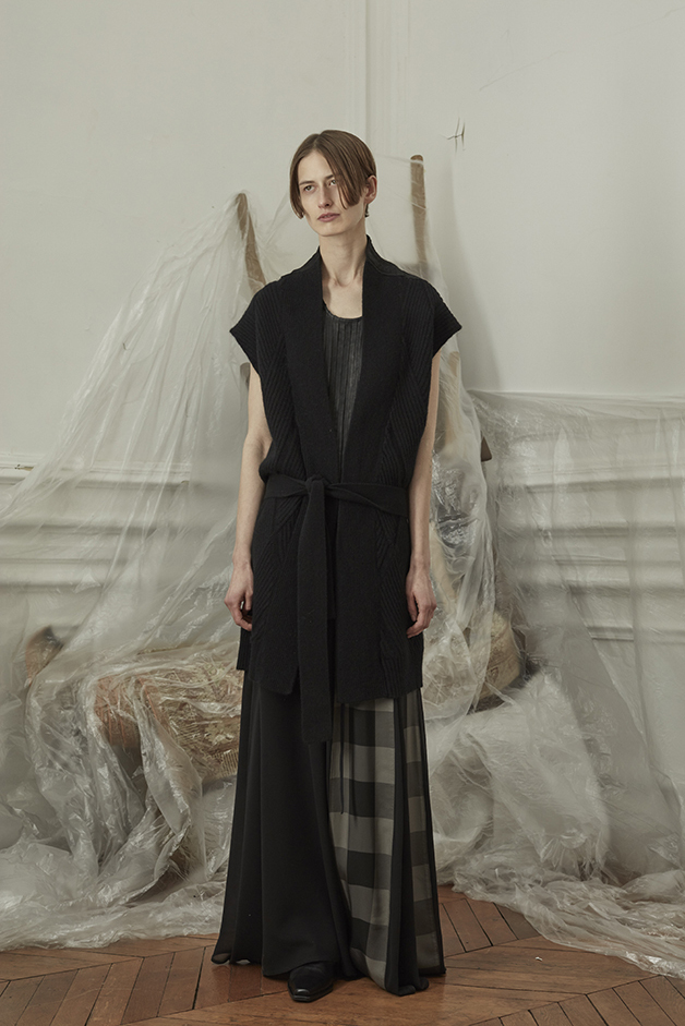 LONG VEST - TOP - SKIRT - ILARIA NISTRI FALL WINTER 2018 COLLECTION