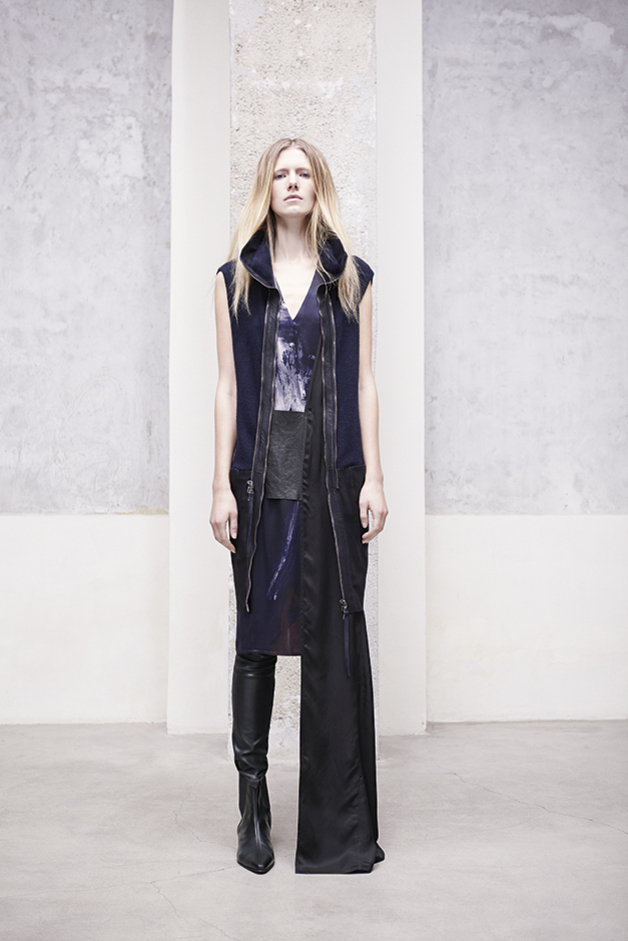 GILET MAGLIERIA PELLE SMONTABILE VESTITO ASIMMETRICO INSERTO PELLE STAMPA PENNELLATE LEGGING COLLEZIONE ILARIA NISTRI AUTUNNO INVERNO 2013-2014 