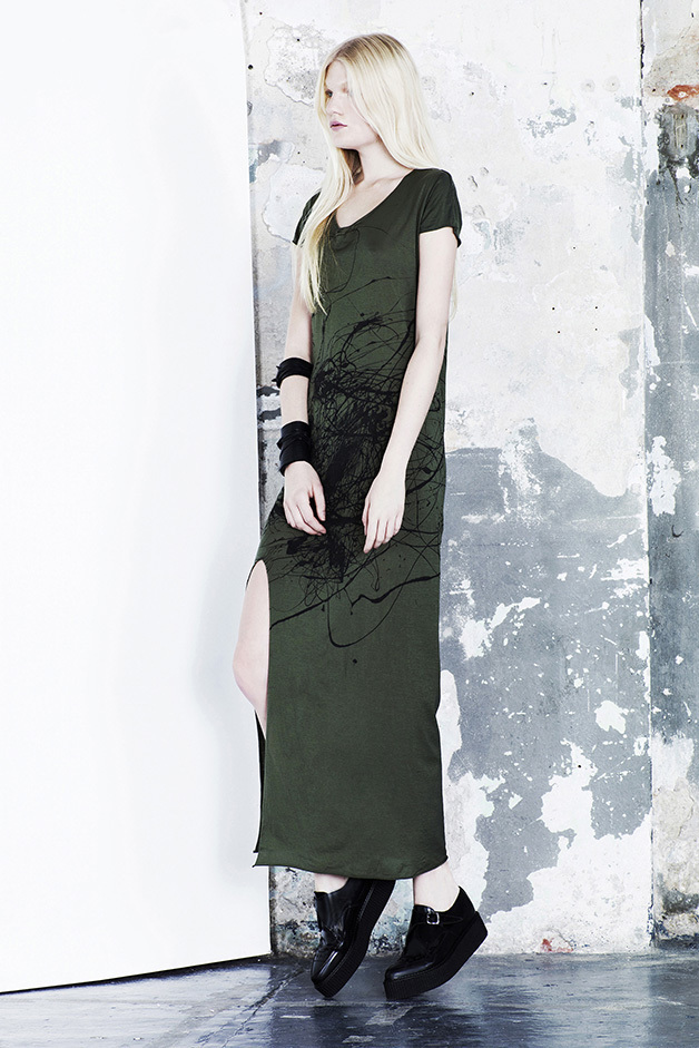 BRACELET DRESS PRINT TRAITS OF FACES ILLUSTRATION ARTIST AGNES CECILE COLLABORATION ROQUE COLLECTION SPRING SUMMER 2014 CONTEMPORARY DAYWEAR LINE 
